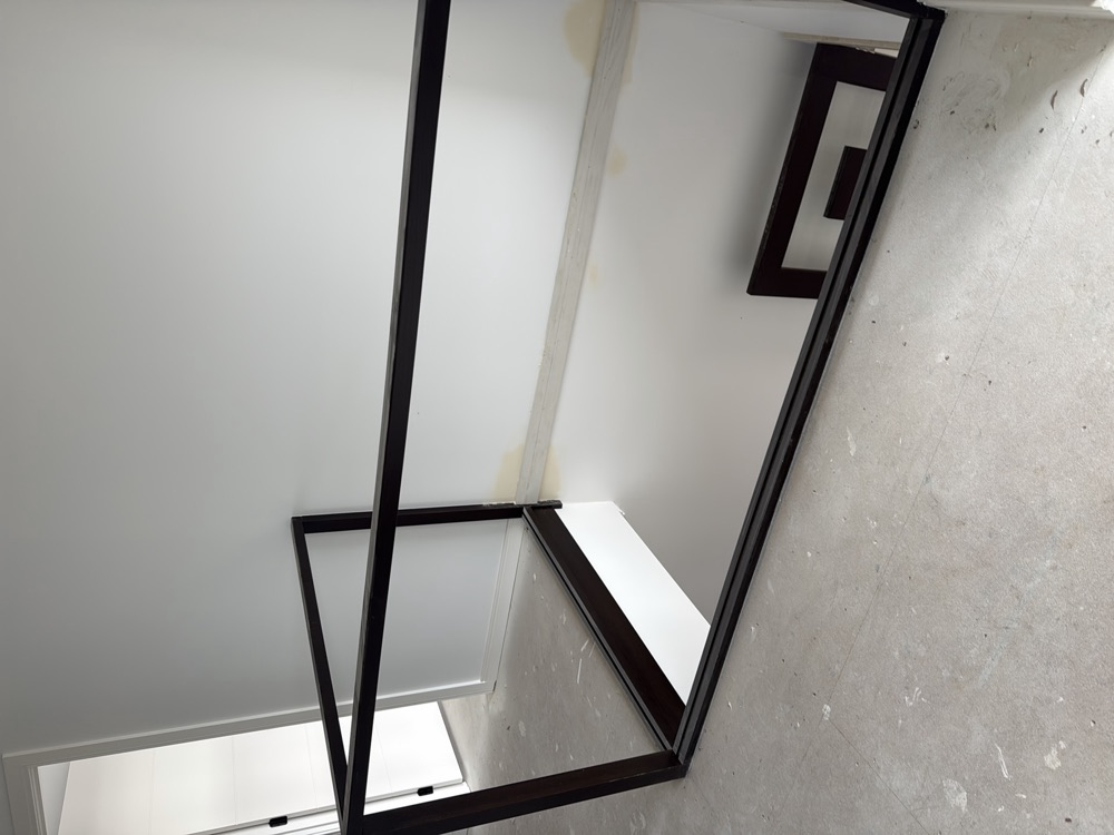 Balustrade glass not installed, leaving no fall protection at the edge, found during a defect investigation in Berwick, 10 km from Clyde