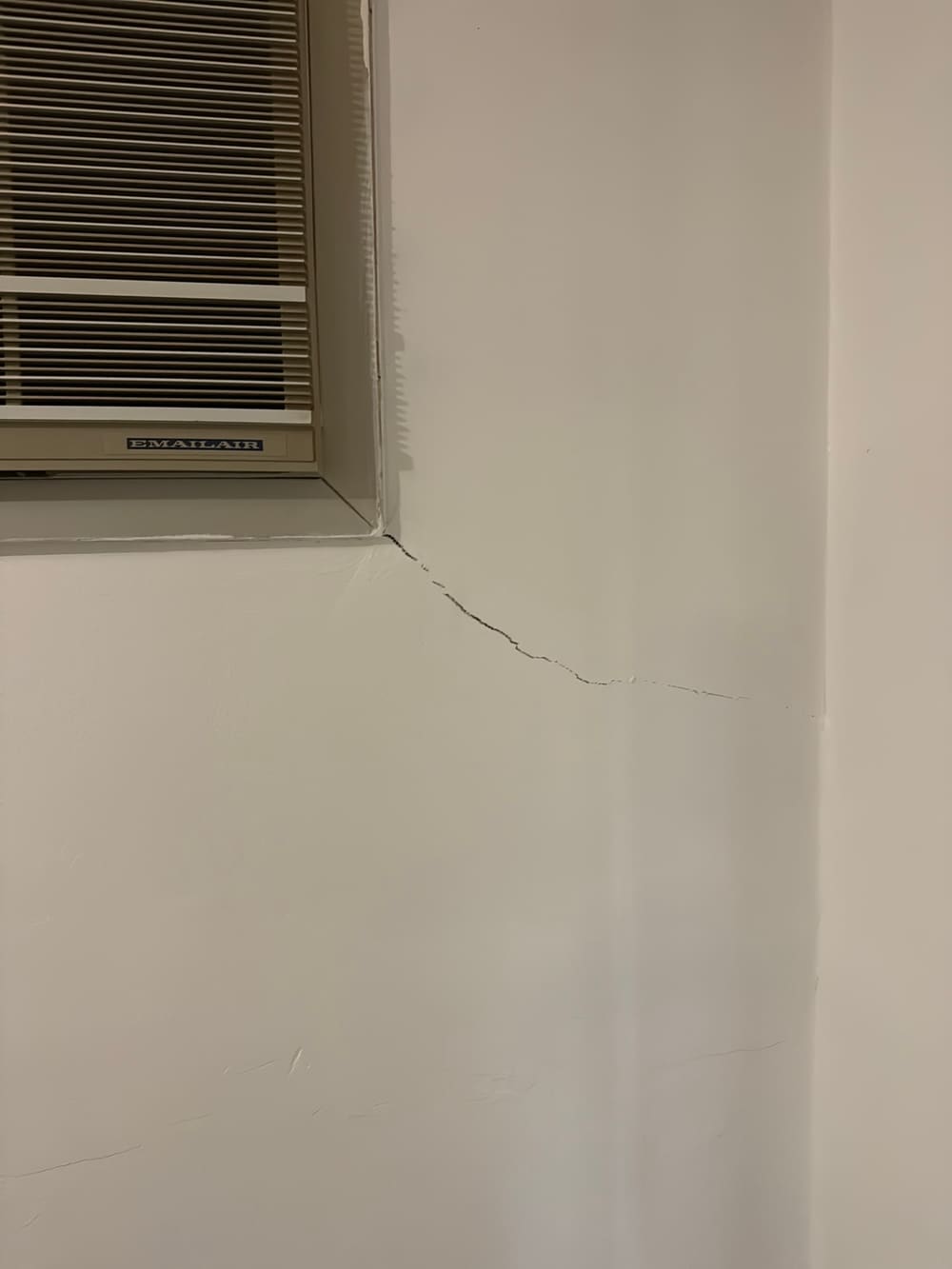 Internal wall cracking, found during a pre-purchase inspection in Dandenong North